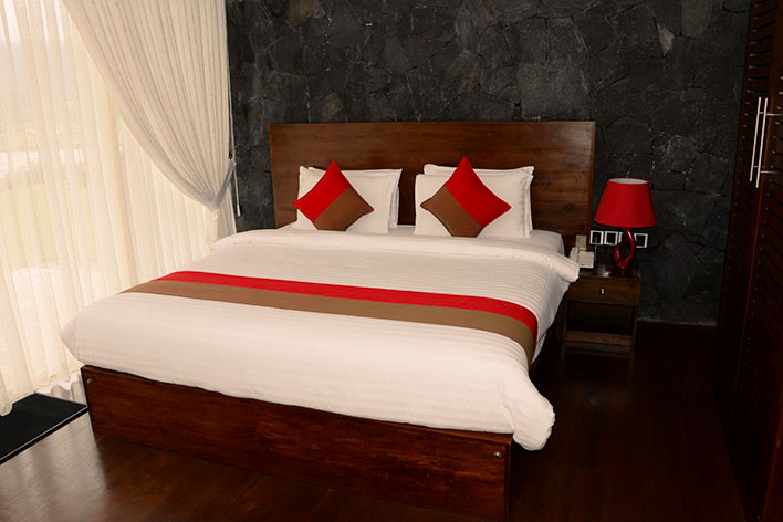 Deluxe Double Room (3)