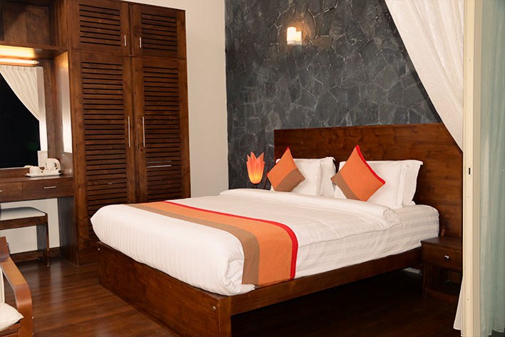 Deluxe Double Room (6)